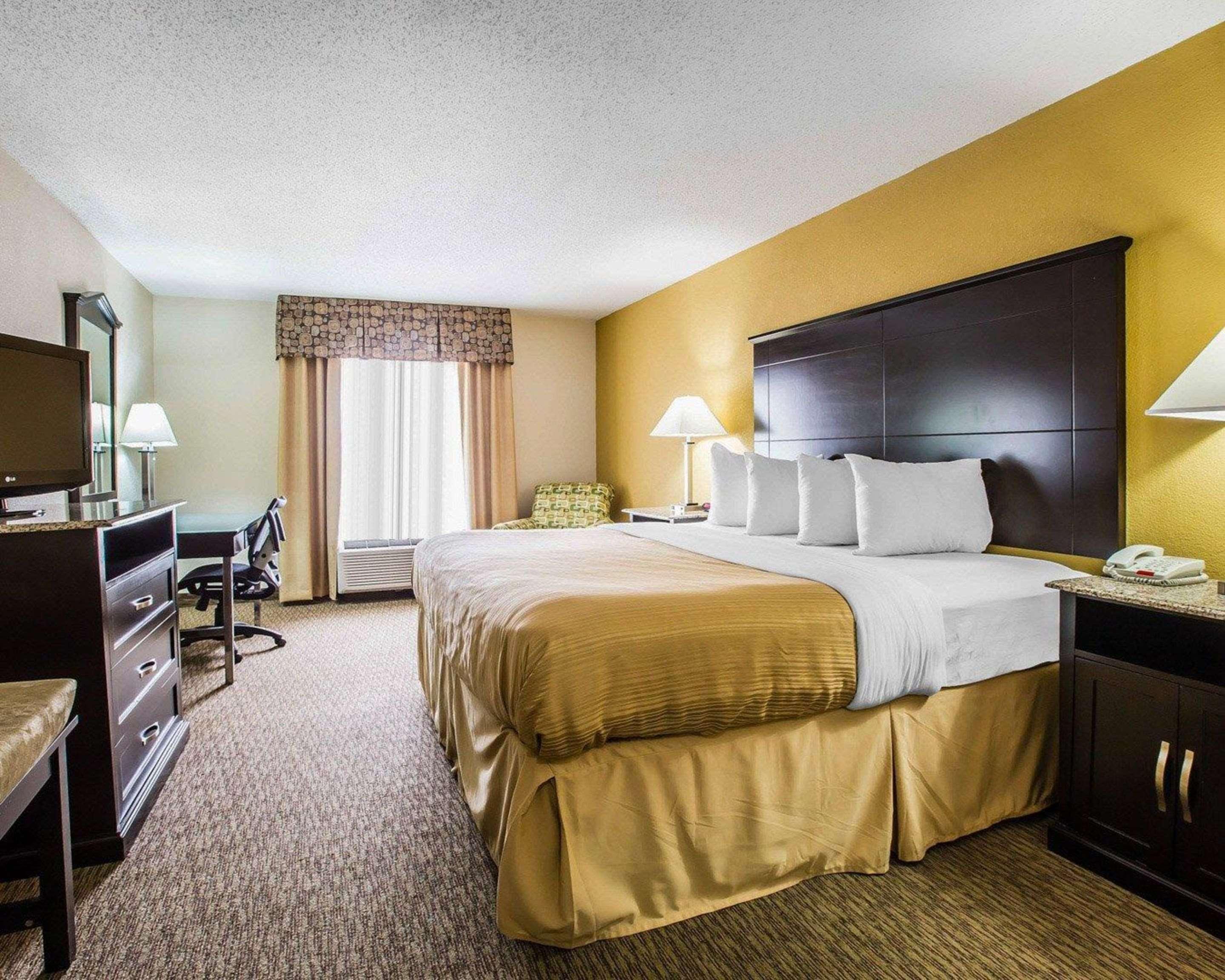 Quality Inn & Suites - Greensboro-High Point Dış mekan fotoğraf