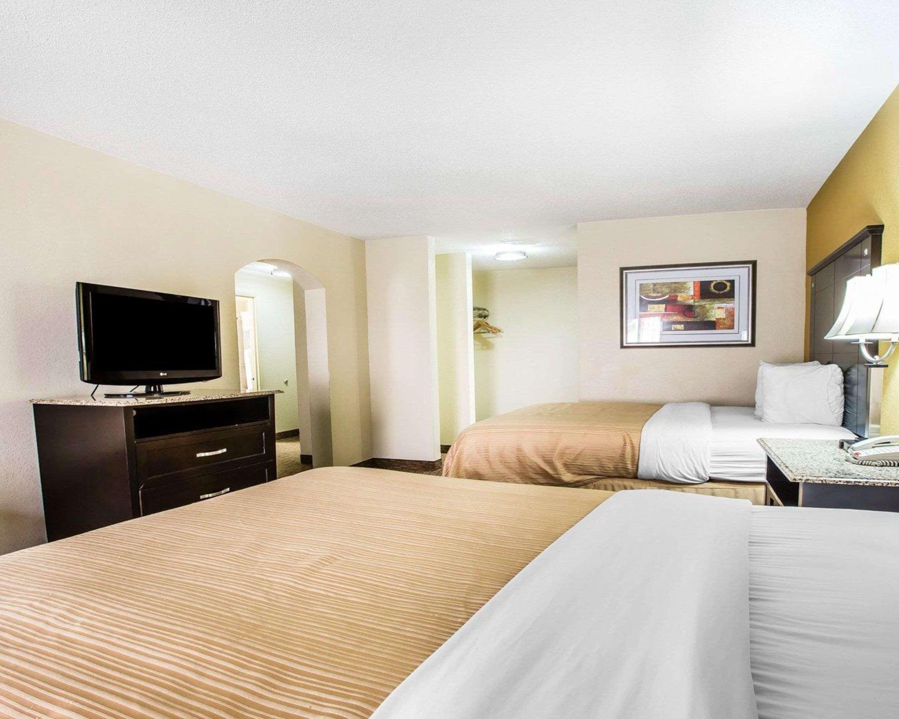 Quality Inn & Suites - Greensboro-High Point Dış mekan fotoğraf