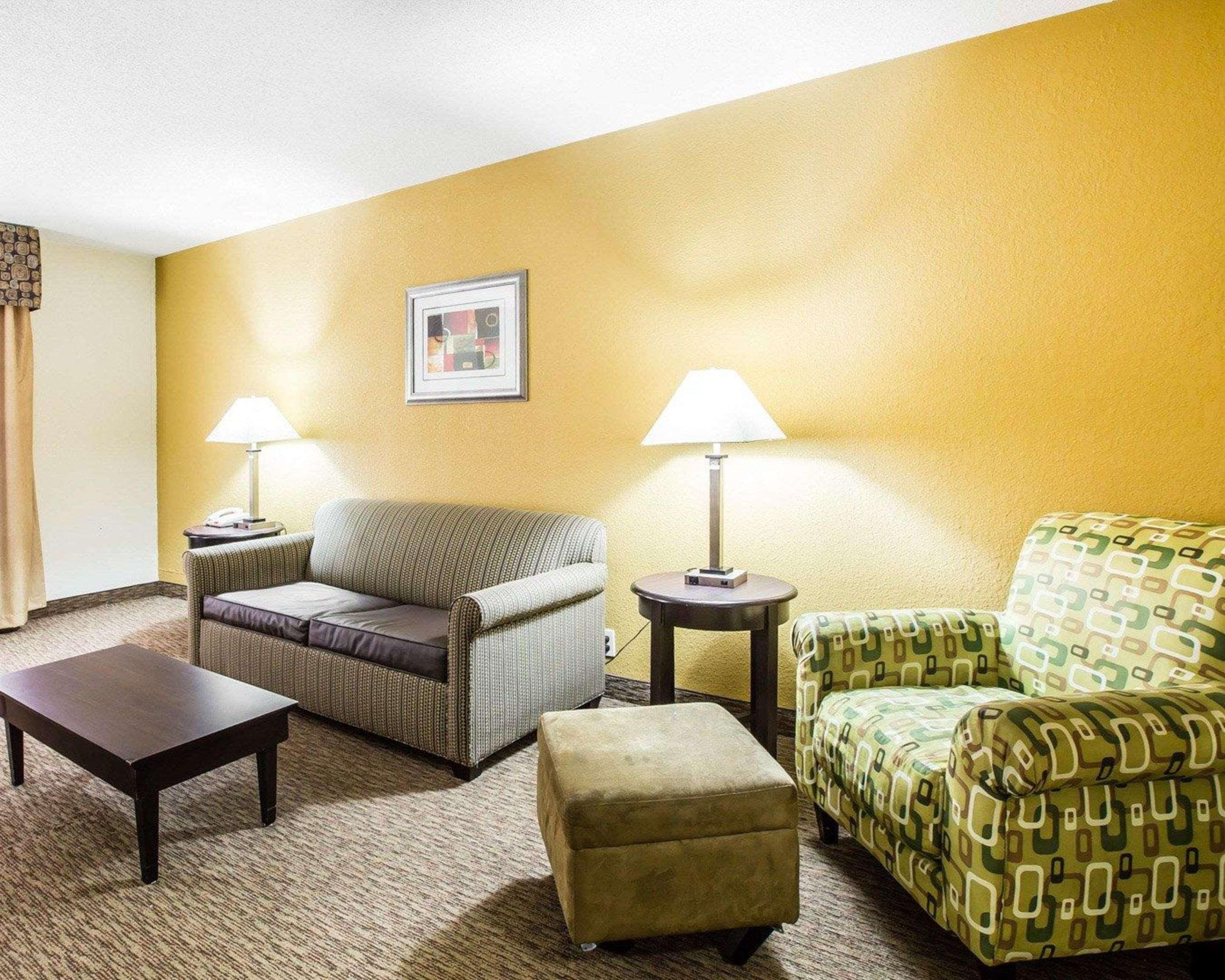 Quality Inn & Suites - Greensboro-High Point Dış mekan fotoğraf