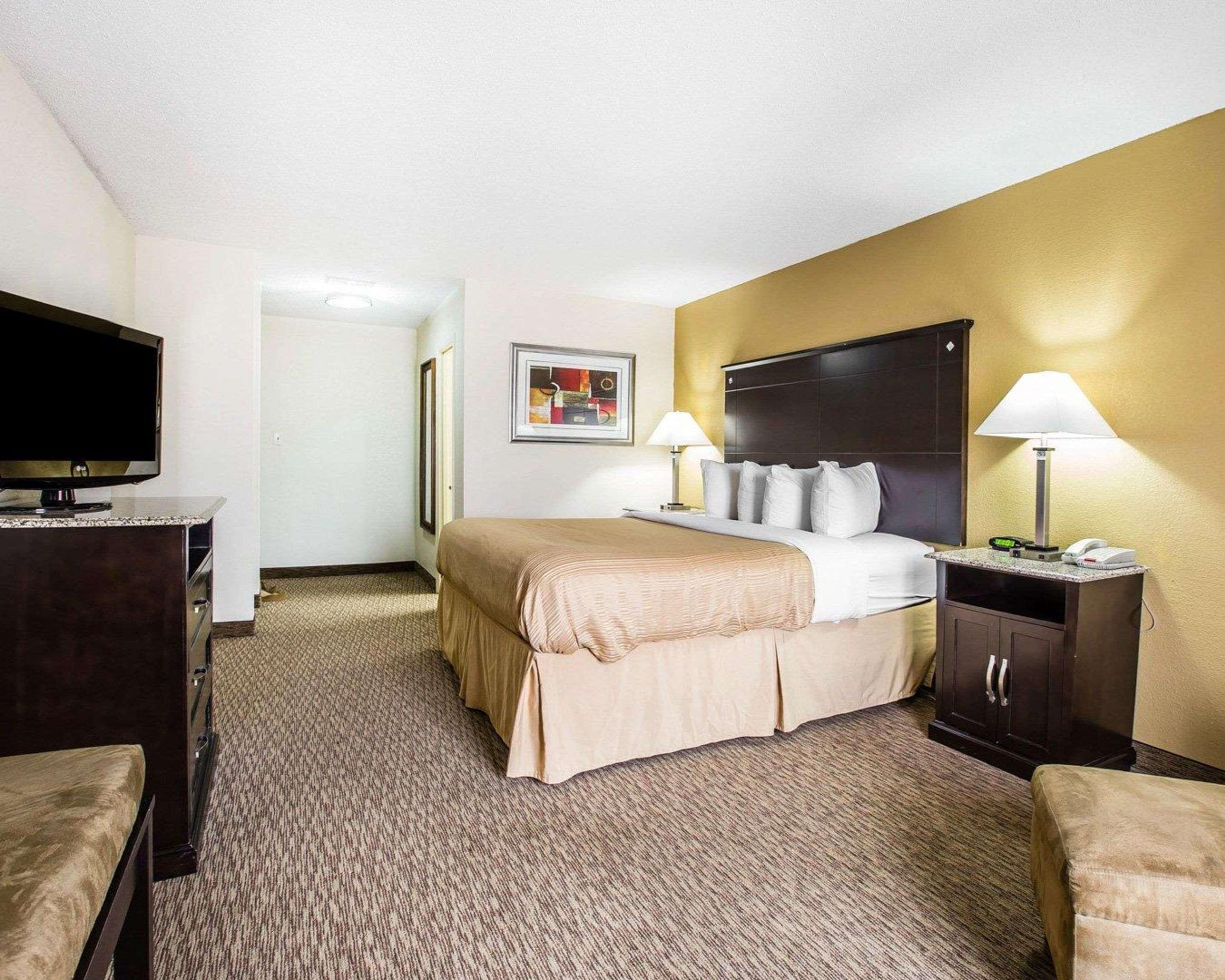 Quality Inn & Suites - Greensboro-High Point Dış mekan fotoğraf